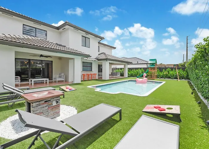 Experience Miami\'S Bongo\'S House Private Pool And Game Room Luxury Rental L54