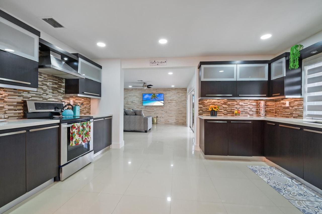 Experience Miami'S Bongo'S House Private Pool And Game Room Luxury Rental L54